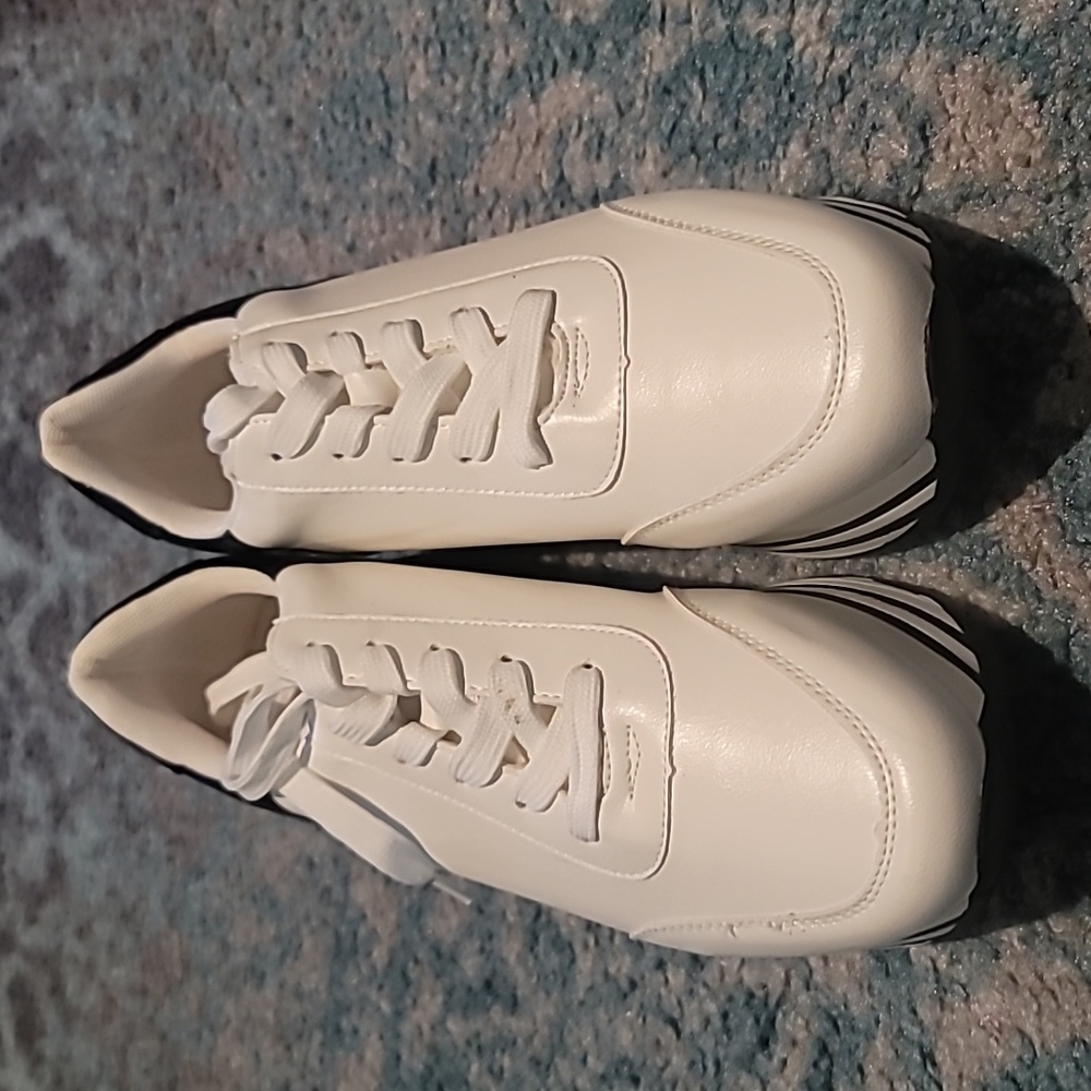 Shoes - Picture 2 of 3
